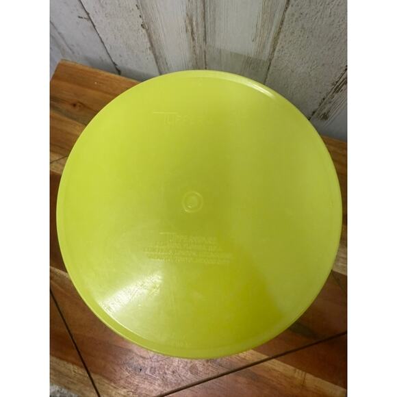 Vintage Yellow Tupperware Round Food Storage Container with Lid - Picture 3 of 4